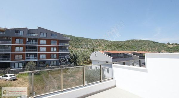 Dikili Gazipaşa Mah. Doğal Gazlı Alttan Isıtmalı Triplex Villa