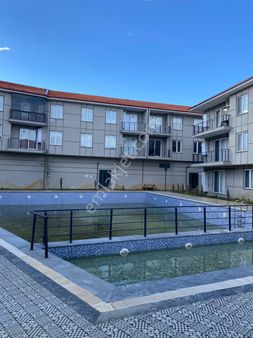 Karasuda Havuzlu Sitede Satılık Daire