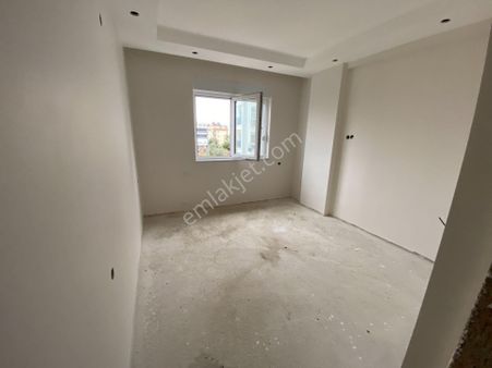 Varsak Karşıyakada Katta Geniş 1+1