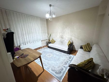 Zafer Yapı Gayrimenkulden Satılık Yüksek Girişkat Daire Balkonlu 2+1 İstanbul Sultangazi Cebecimahde