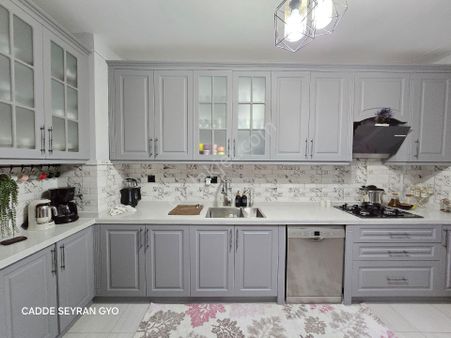 Cadde Seyran'dan Satılık 3+1 170m2 Ful Yapılı Çift Cepheli