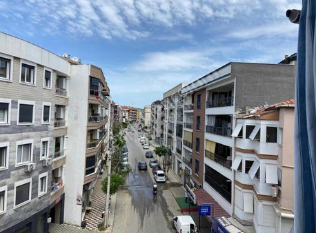 Menderes Mithatpaşa Mahallesin'de 2+1 Meşe Emlak'tan