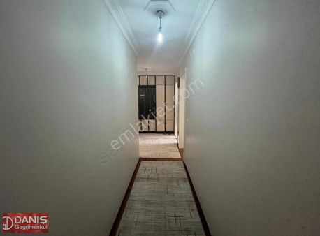 Danış Gayrimenkulden Lozan Caddesinde Arakat Daire