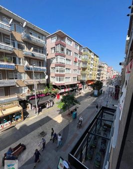 K.çekmece Cennet Mah.hürriyet Cad.2+1 Sıfır Satılık Ara Kat Daire