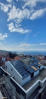 Dikili Salimbey Mahallesinde Deniz Manzaralı 5+1mutfak Ayrı Sıfır Daire Dublex