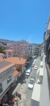 Dikili Salimbey Mahallesinde Çarşı Merkez Konumda Jeotermal Isıtmalı Eşyalı 4+1 Dublex Daire Satılık