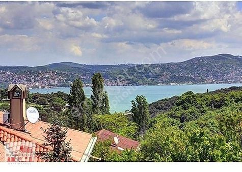 Tarabya Site İçinde Manzaralı Şık Villa