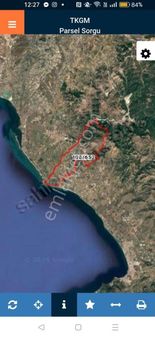 Dikili, Bahçeli Köyde Deniz Manzaralı İmarlı Köşe Arsa