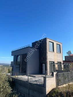 Güre Köy Mevki Kazdağlarının Eteğinde Dağ Ve Deniz Manzaralı Tripleks Villa- Rota