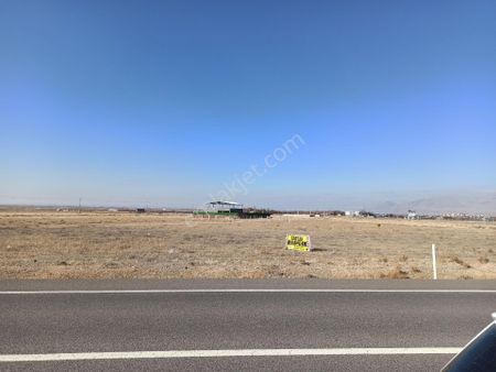 Emlak Dünyası Niğde-kemerhisar/tepe Satılık Yol Kenarı Arsa