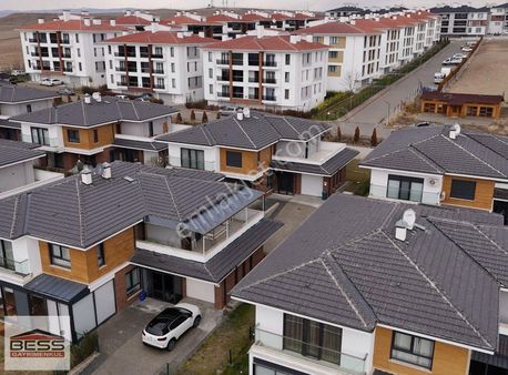 Bess'den Güçlübey Vadisinde Özel Tasarım Satılık 5+1 Villa