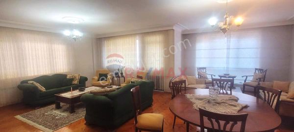 Aydın Söke İstasyon Caddesinde Merkezi Geniş 3+1 Satılık Daire