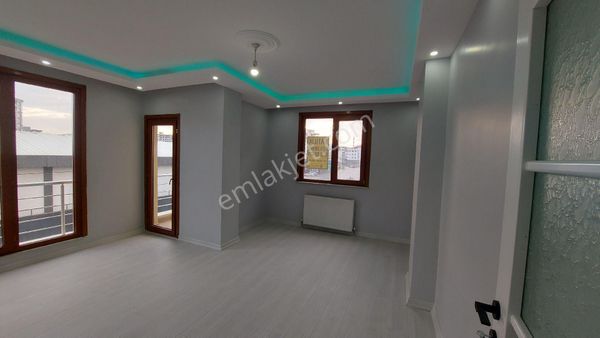 Sultanbeyli Mimar Sinan Mahallesi'nde Satılık 3+1 Ara Kat Daire