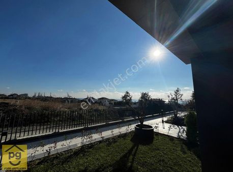 Deniz İstanbul Marina Yanı Çift Cephe'de Bahçe Kullanımlı