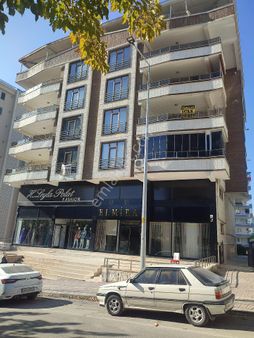 Yıldızlar Emlaktan Satılık 4+1 Odalı Daire