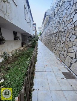 Denizli'de Bağbaşı Zeytinköy'de 3 Katlı Müstakil Villa Acill !!