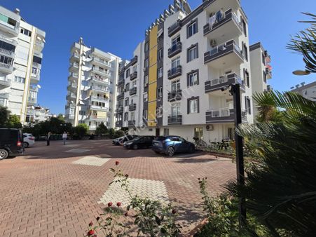 Konyaaltı-hurma Merkezi Konumda Site İçerisinde 2+1 Daire.