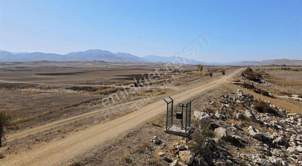 Burdur Karamanlı Klavuzlarda Yatırımlık Tarla