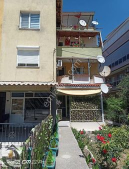 Biliceli Gayrimenkul Den İzmir Dikili Çandarlı'da Acil Merkezi Konumda 2+1 Satılık Daire