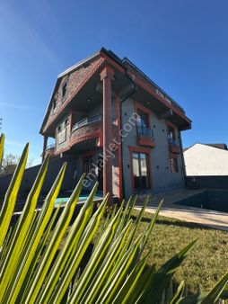 Üstüner Gayrimenkul’den 4+1 Havuzlu Villa