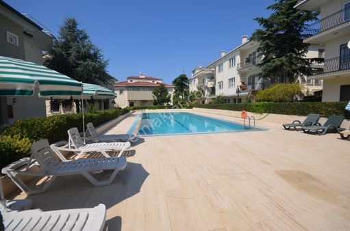 Darıca Cami Mahallesinde Havuzlu Sitede Satılık Villa