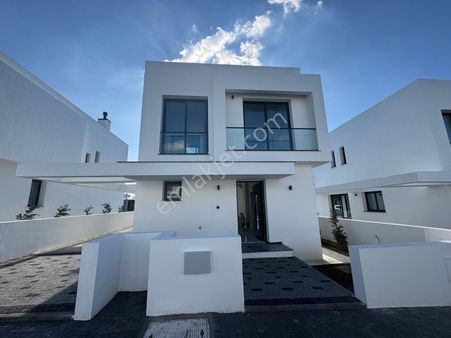 Lefkoşa Gönyeli Eski Boğaz Yolunda Türk Koçanlı Satılık 3+1 Villa !!