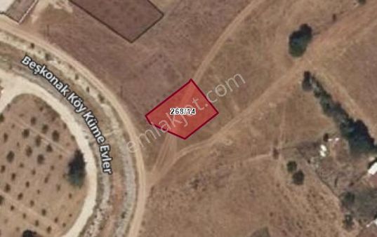 Bucak Beşkonak Köyünde Satılık Arsa