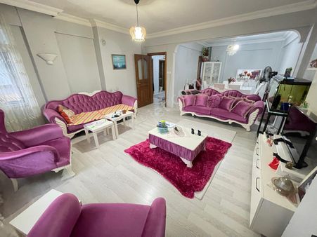 İstasyon Caddesinde Satılık 2+1 Daire