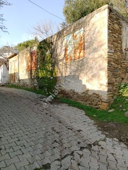 Çine Kasar Da Satılık İçinde Eski Köy Evi Olan Arsa