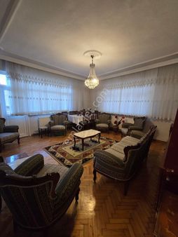 -taşçıoğlu Emlak- Şehrin Göbdeğinde Full Eşyalı Geniş Kiralık Daire