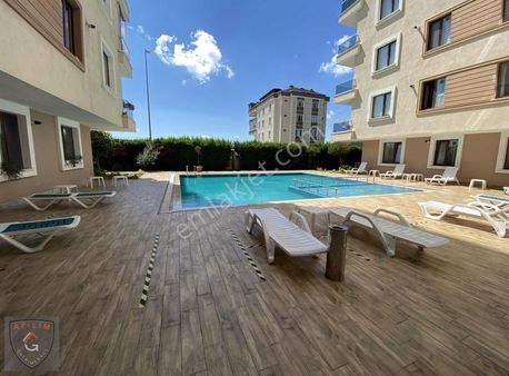 Büyükçekmece'de Villa Tadında Sitiçi Bahçe Katı Eşyalı 3+1 Daire