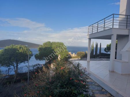 Türkbükü Sanatçılar Sitesi En Ön Sırada Full Deniz Manzaralı Yeni Yapıılı Villa