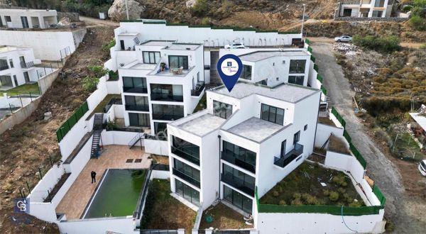 Bodrum Bağla'da Deniz Manzaralı Dubleks