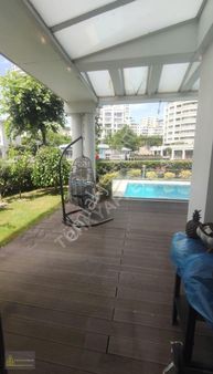 Istanbul Saraylarında Havuzlu Suya Sıfır Bahçeli 4+1