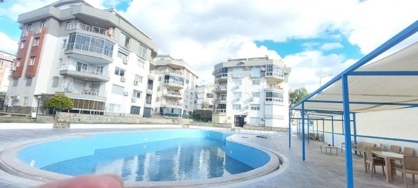 Havuzlu Güvenlikli Sitede Bahçe Katı 2+1 Daire