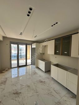 Van'ın En Prestijli Sitesinde Satılık Ultra Lüks 4+1 Daire