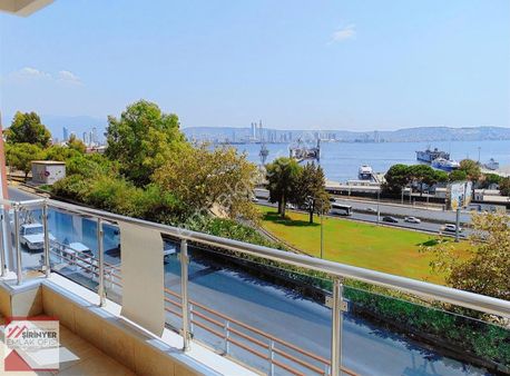 Deniz Manzaralı Satılık Ara Kat Asansörlü Daire