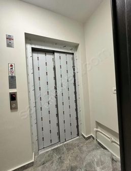 Bakırköy Meydana Paralel Harika Konumda 2+1 Sıfır Bahcekat Daire