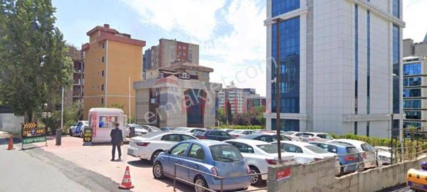Ataşehir Küçükbakkalköy 632m2 İmarlı Arsa