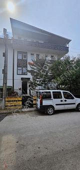 Aktapu'dan Düzce Azmimilli Mah.satılık 3 Katlı Müstakil Ev