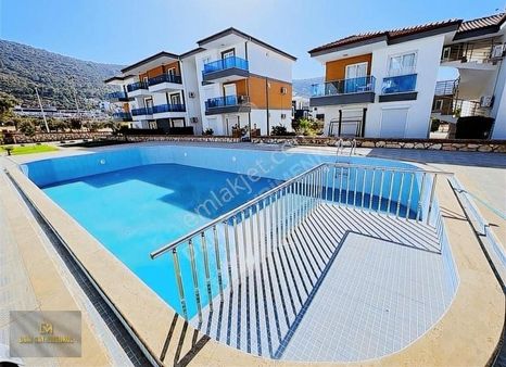 Didim Akbükde Havuzlu Site İçinde Ful Eşyalı Bahçe Kat 1+1 Daire