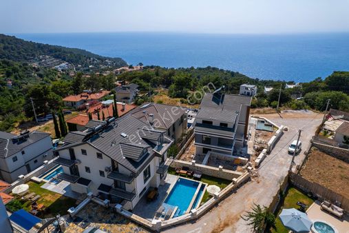 Fethiye Faralya Da Deniz Manzaralı Satılık 2 Adet Villa