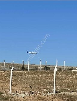 Hava Alanında Satılık Arsa