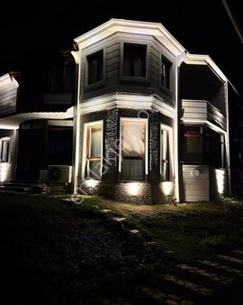 Serdivanda Kampüse Komşu Site İçerisinde Prestijli Villa