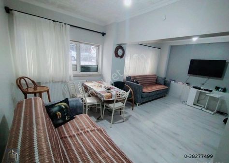 Atatürk Caddesinde Acill Satılık 2+0 Yarı Bodrum 90m2