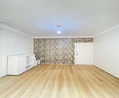 Metrobüse Yakın Kat Mülkiyetli Balkonlu 3+1 Satılık Daire!