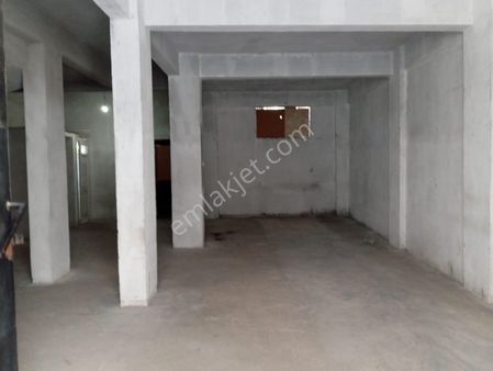 Karabağlar Bozyaka Mah 105 M2 Elektrik Suyu Olan Sadece Depoya Uyğun Kiralık Dükkan