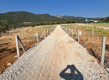 Torbalı Karaot Elektrik-su- Tel Çit- 215 M2 Araç Takası Yapilir