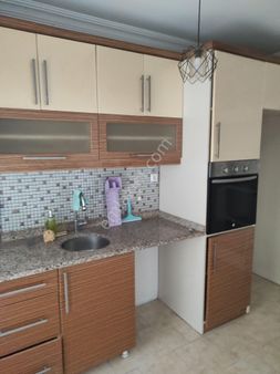 Yazıcızade Mahallesi Nde Doğalgazlı Esyasız Kiralık 2+1 Daire