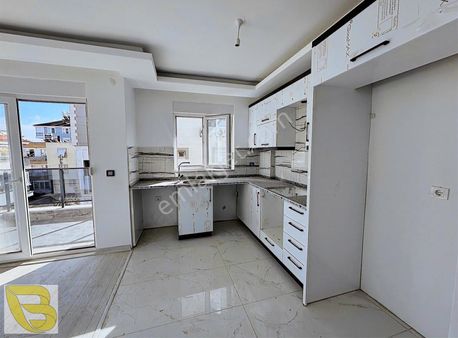 Nuray Ayhan'dan Yeniköyde Satılık 1+1 Daire